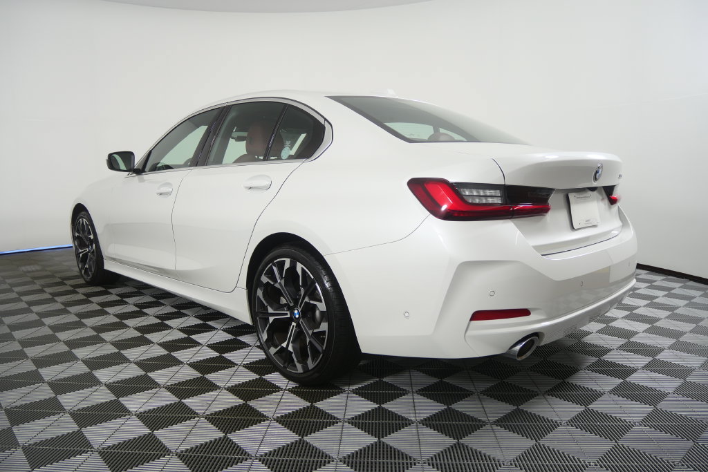 Certified 2026 BMW 330i Sedan RWD image 6