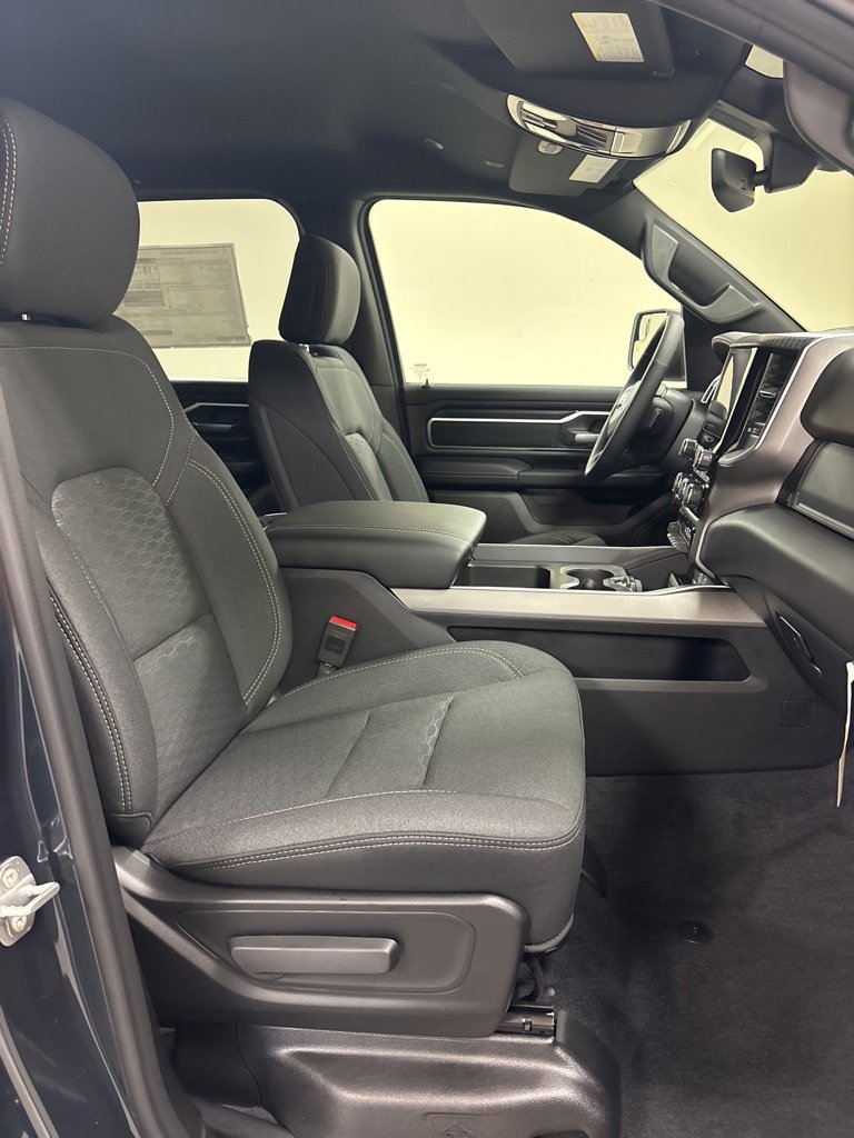 New 2026 RAM 1500 4x4 Crew Cab image 26