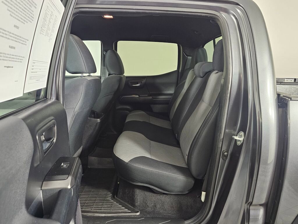 Used 2021 Toyota Tacoma TRD Off-Road image 33