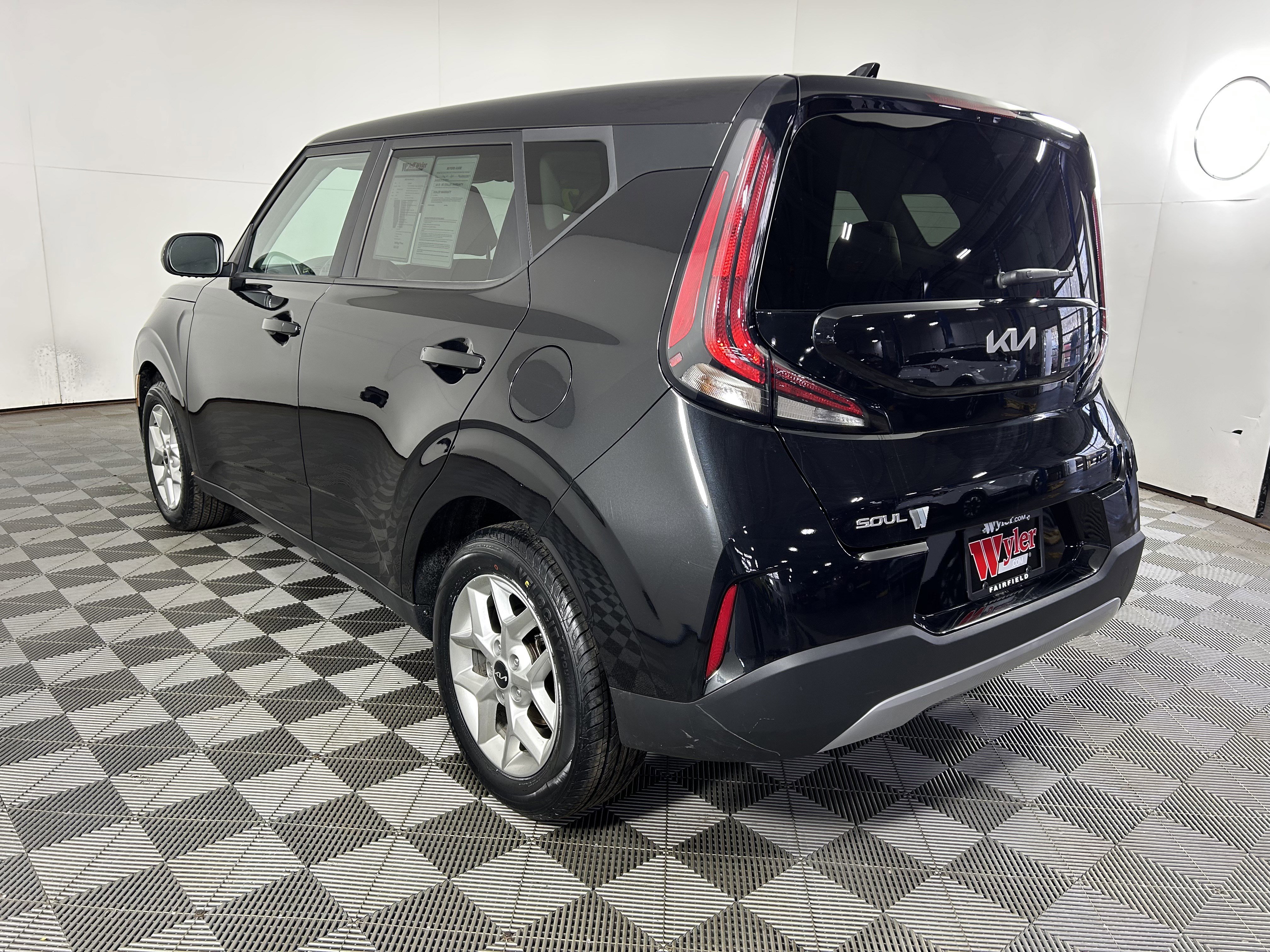 Certified 2023 Kia Soul LX w/ LX Technology Package image 7