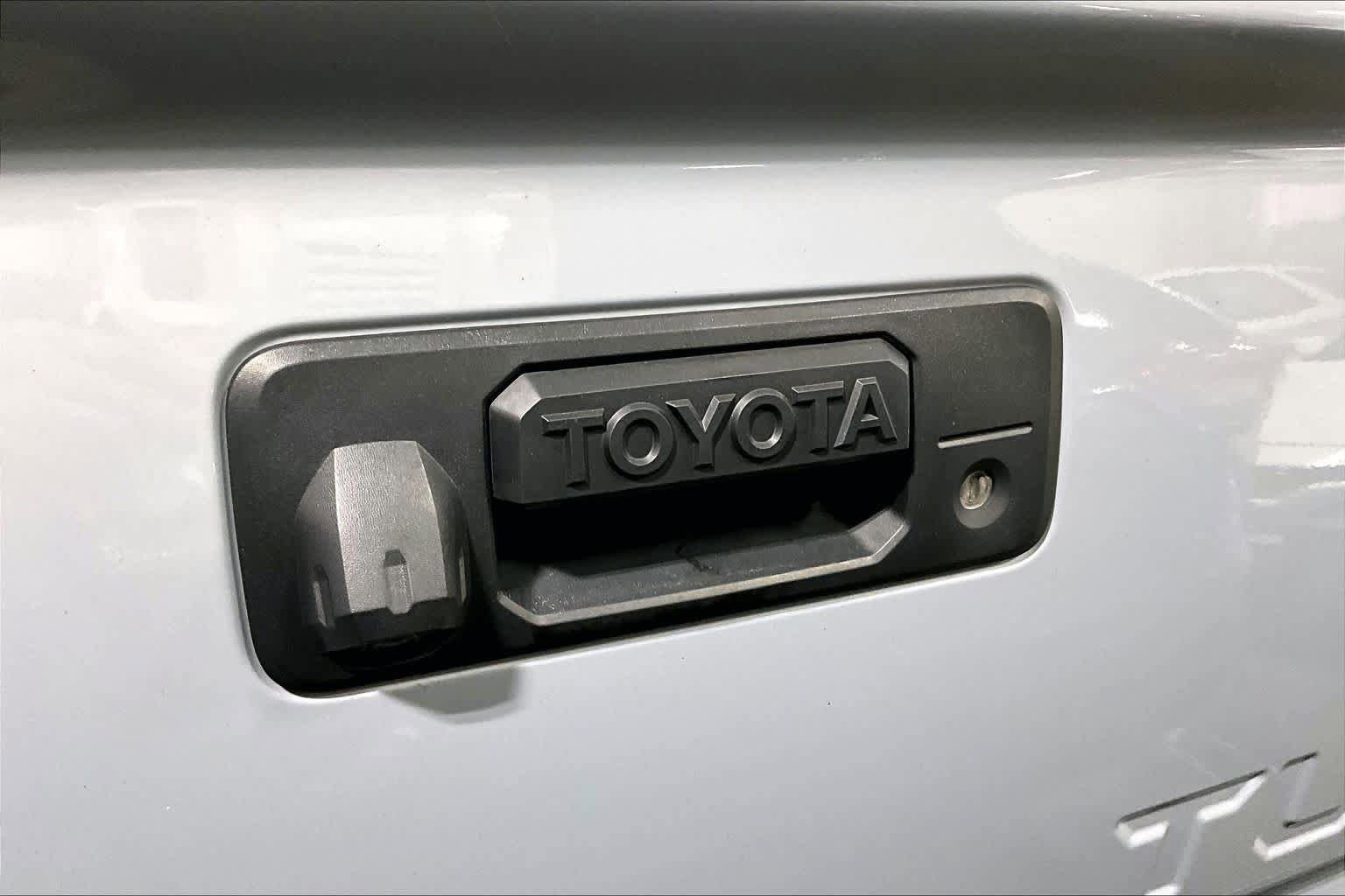Certified 2021 Toyota Tundra SR5 AWD/4WD image 31