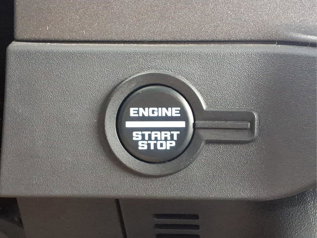 Used 2025 Ford Bronco Badlands AWD/4WD image 14