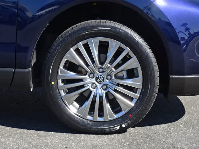 Certified 2023 Toyota Venza Limited AWD/4WD image 8