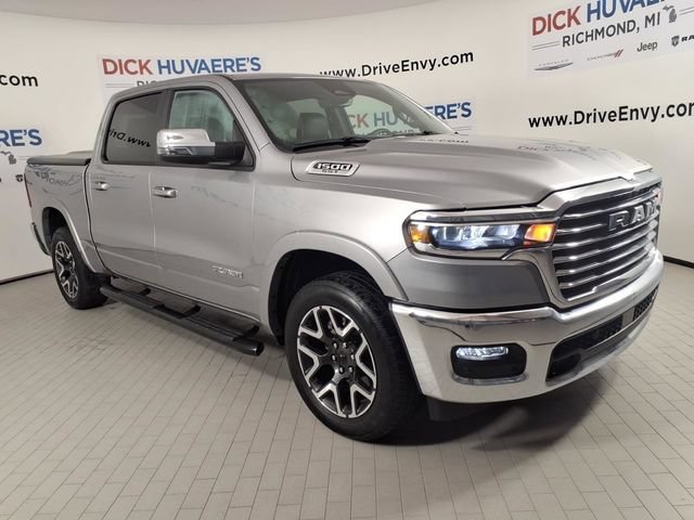 Used 2025 RAM 1500 Laramie AWD/4WD image 3