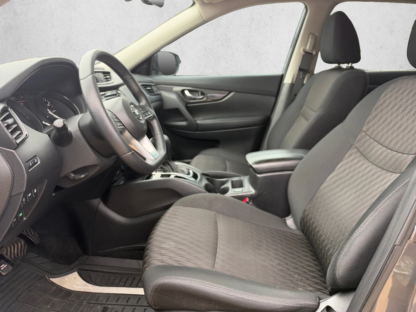 Used 2019 Nissan Rogue SV FWD image 11