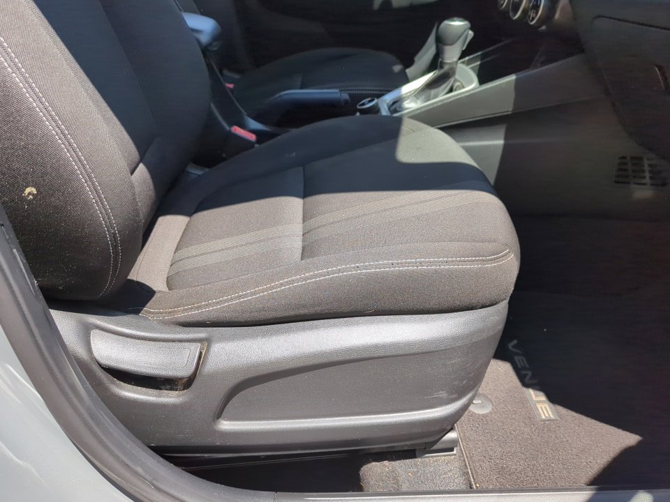 Used 2020 Hyundai Venue SEL FWD image 32