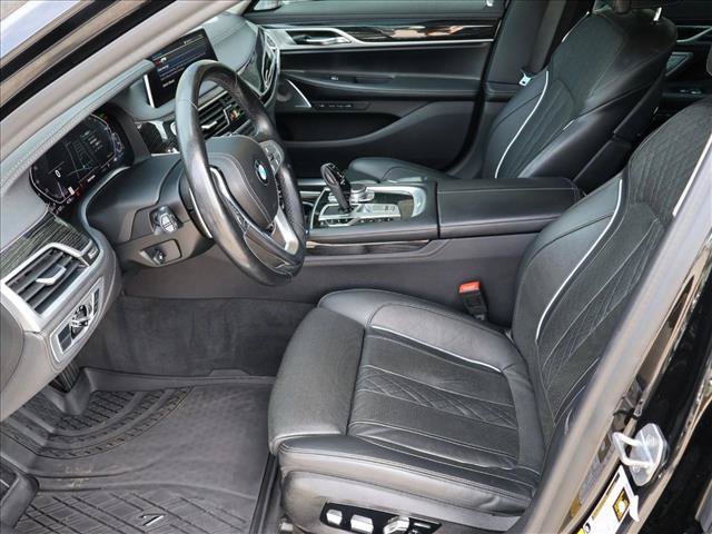 Used 2020 BMW 745e xDrive AWD/4WD image 24