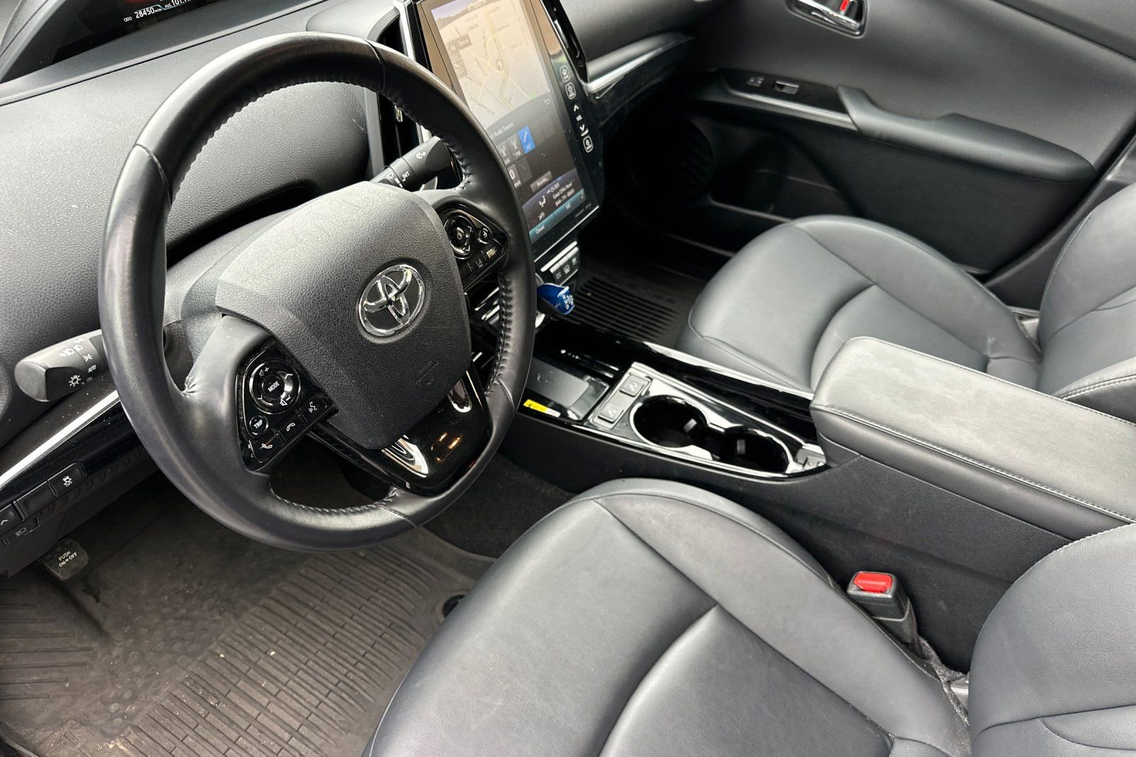 Used 2022 Toyota Prius Prime XLE image 4