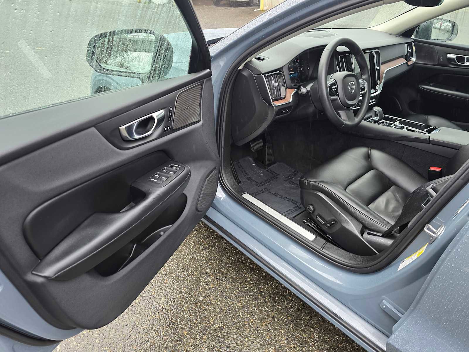 Certified 2023 Volvo S60 T8 Plus w/ Climate Package image 21