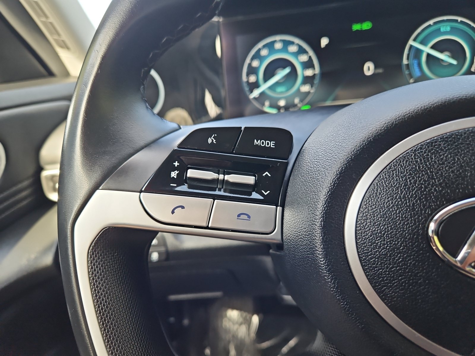 Used 2022 Hyundai Elantra Limited w/ Cargo Package FWD image 28