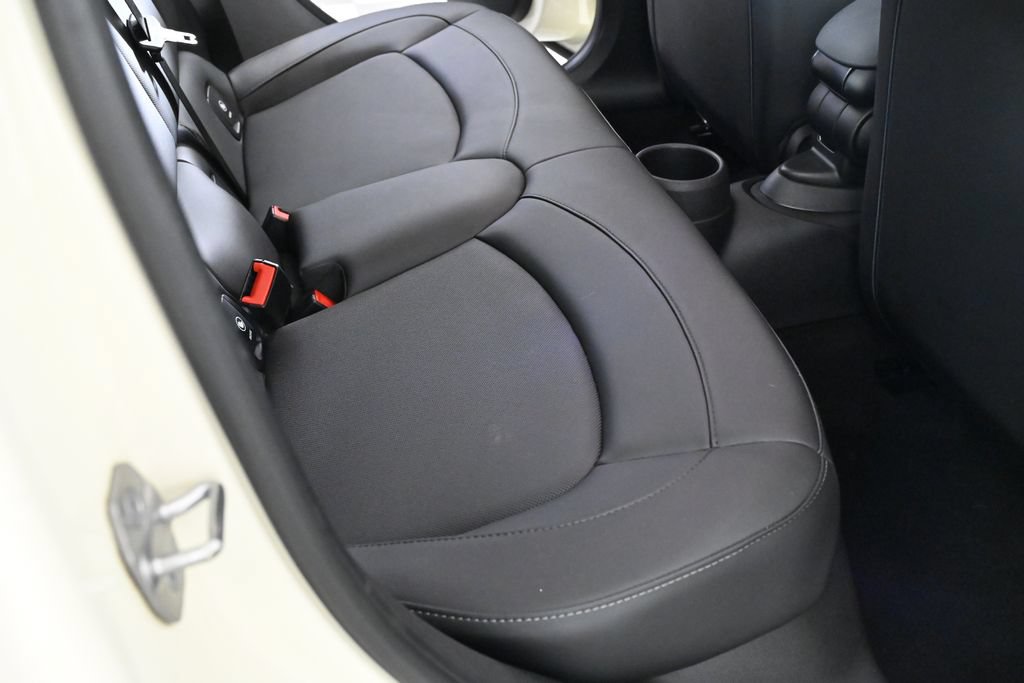 Certified 2022 MINI Cooper 4-Door Hardtop FWD image 24