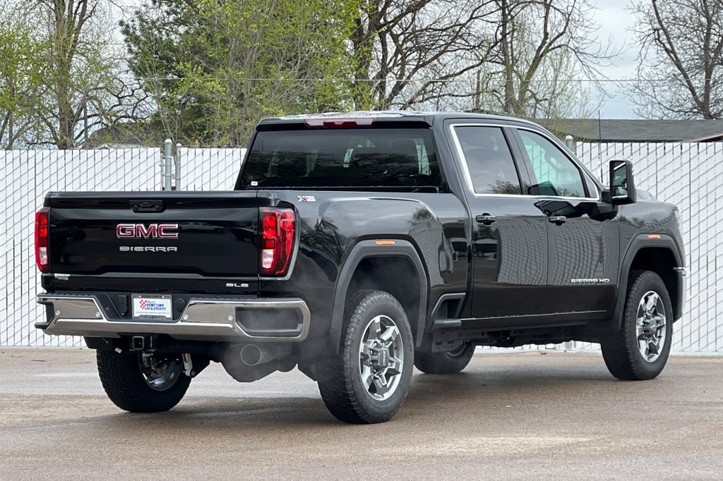 New 2026 GMC Sierra 2500 SLE AWD/4WD image 4