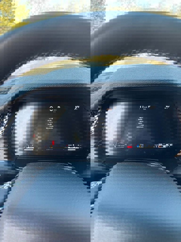 Used 2024 Jeep Grand Cherokee L Laredo image 12