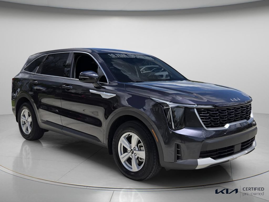 Certified 2026 Kia Sorento LX FWD image 9