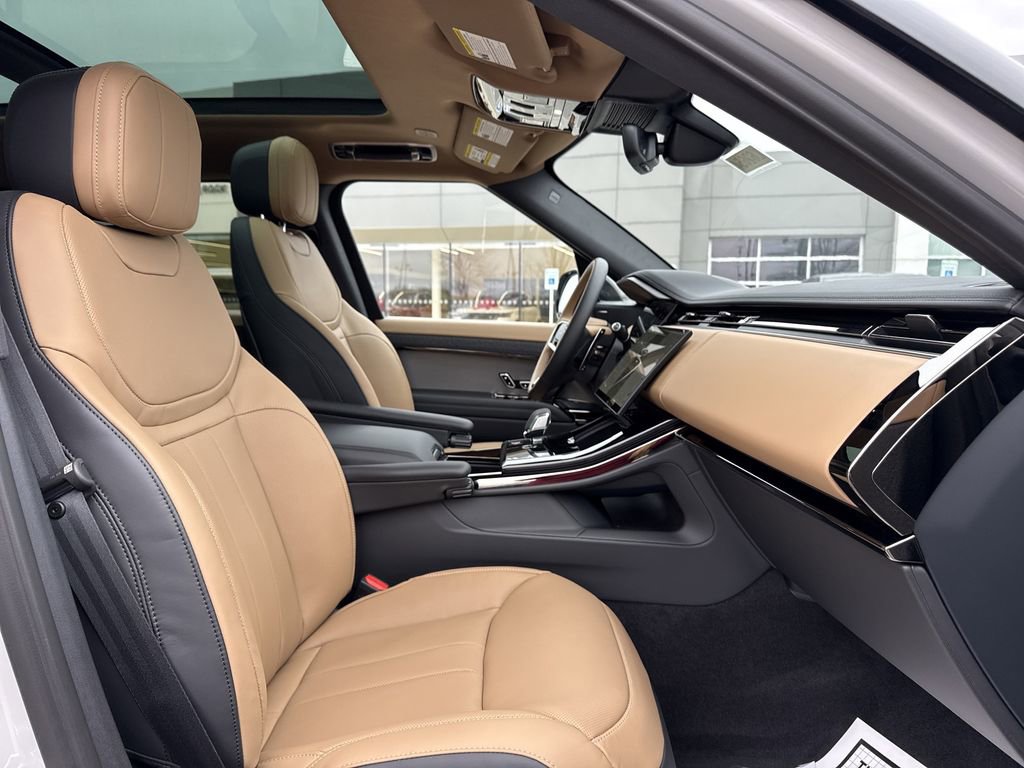 New 2026 Land Rover Range Rover Sport Dynamic SE image 17