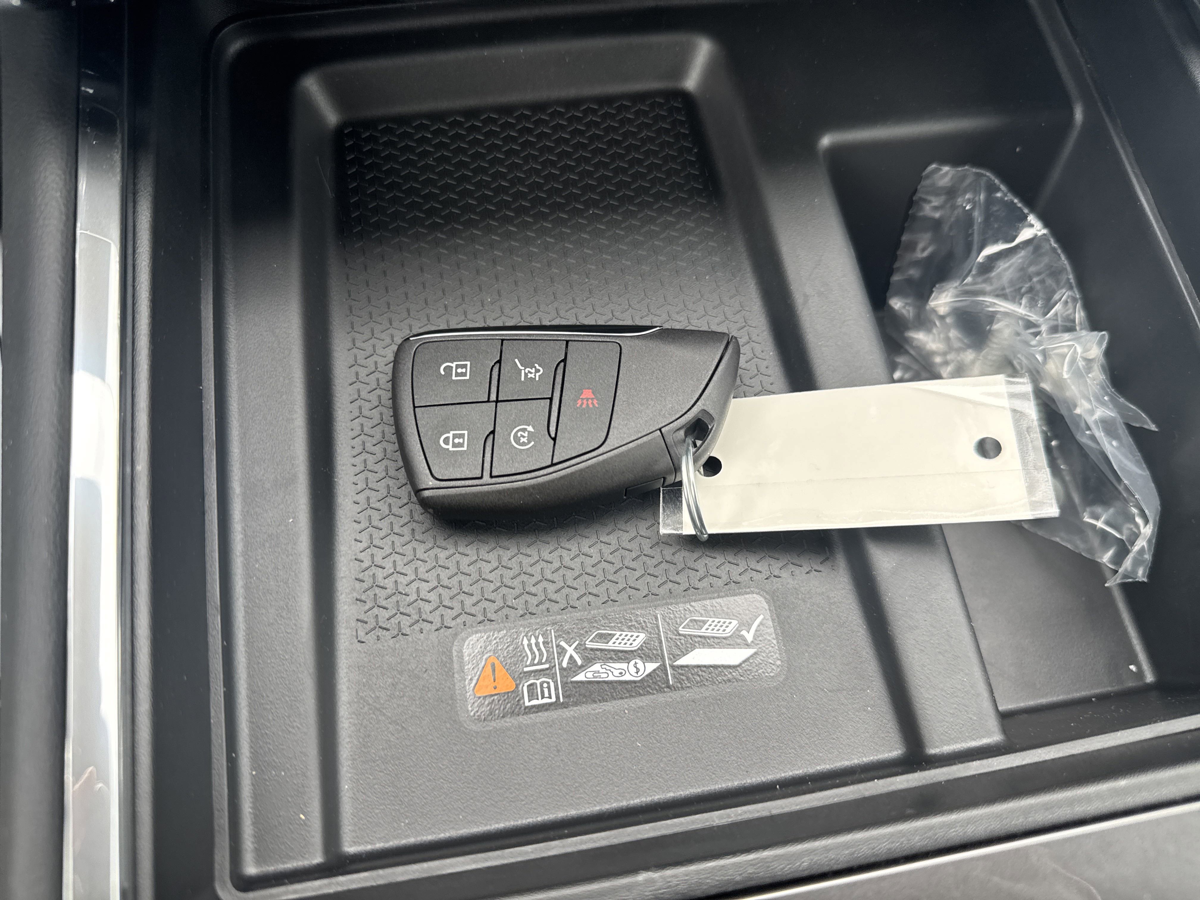 New 2025 GMC Acadia Elevation image 30