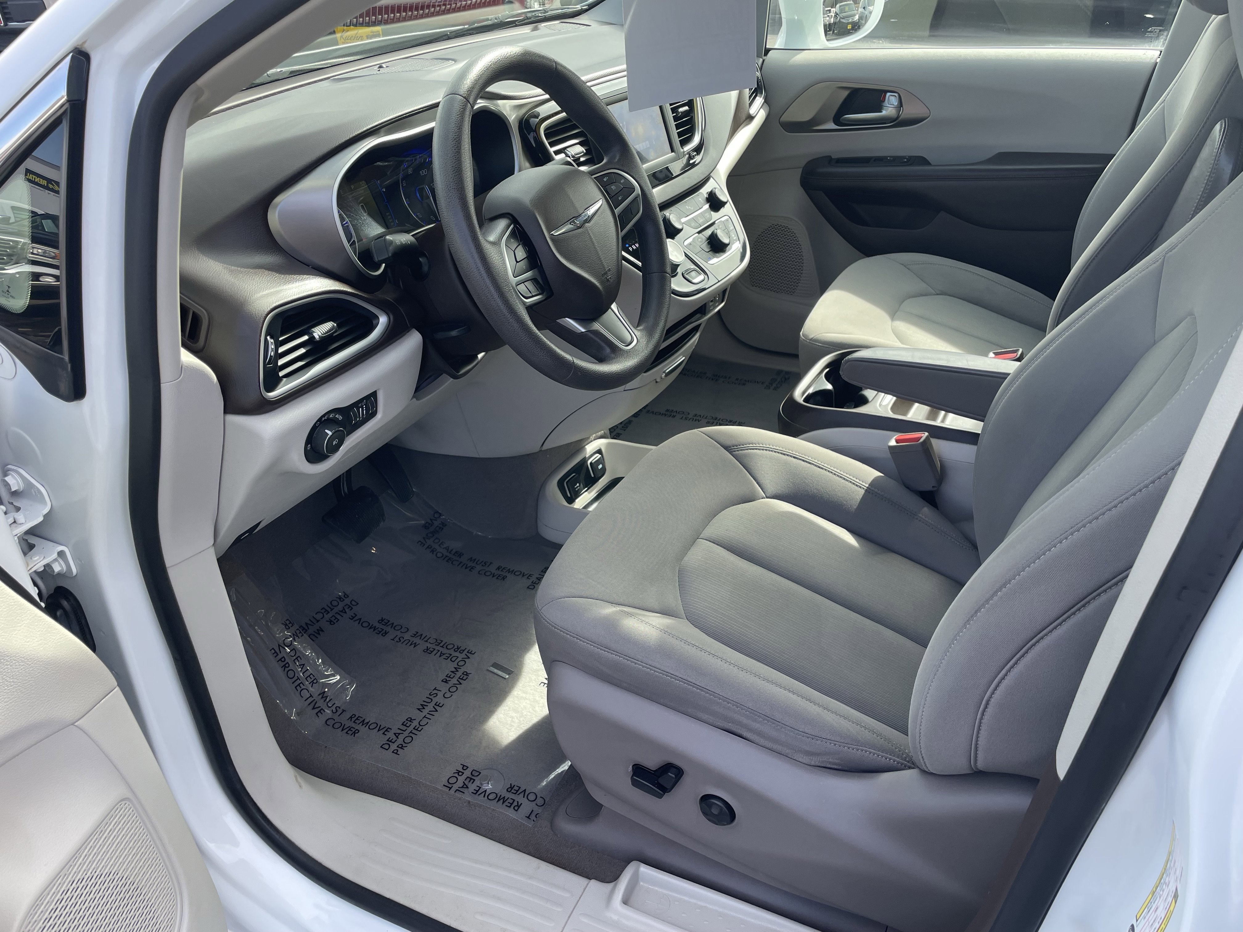 Used 2018 Chrysler Pacifica Touring Plus FWD image 11
