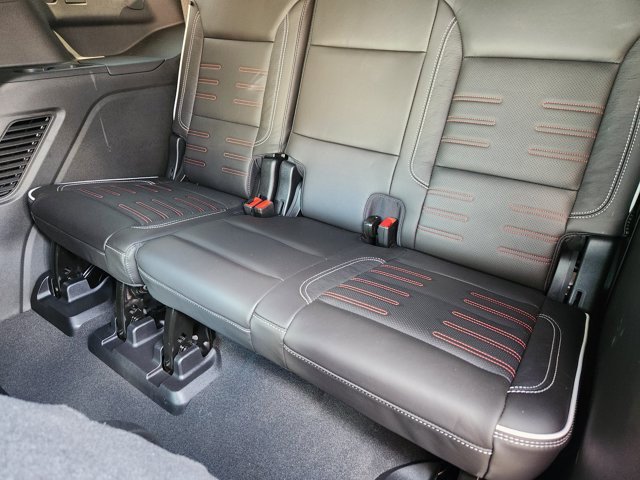 Used 2025 GMC Yukon AT4 Ultimate AWD/4WD image 31