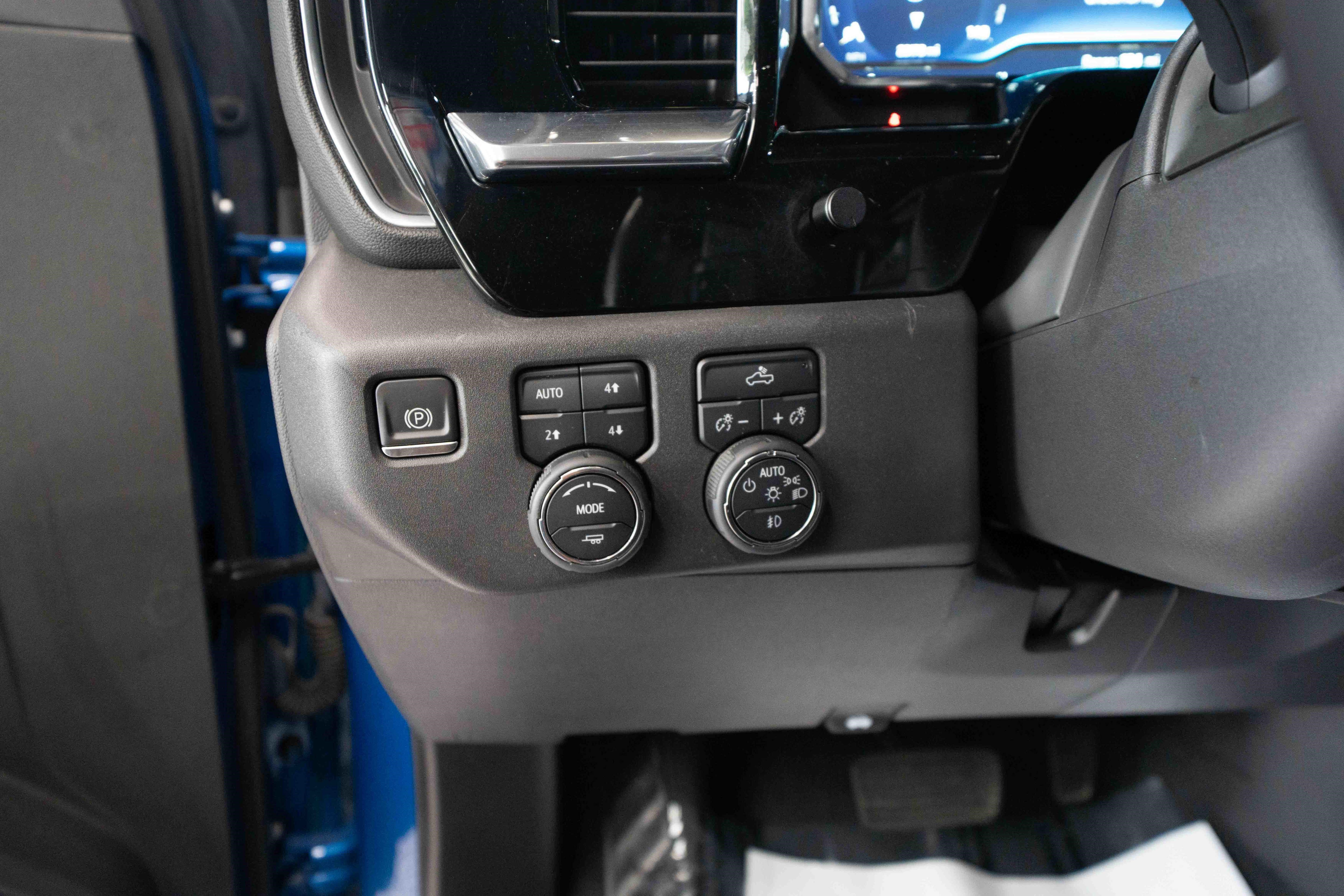 Used 2023 Chevrolet Silverado 1500 LT Trail Boss w/ Protection Package AWD/4WD image 11