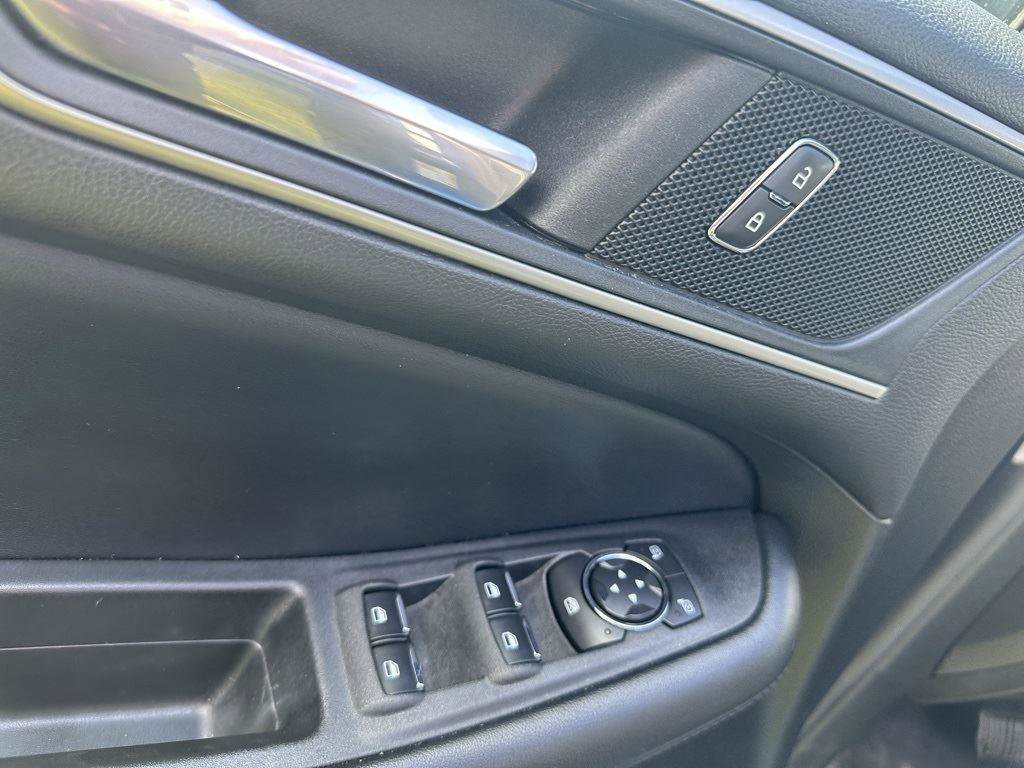 Used 2022 Ford Edge SEL image 7