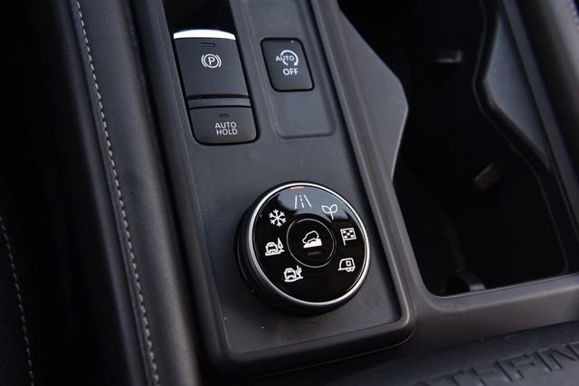 Used 2024 Nissan Pathfinder S AWD/4WD image 17