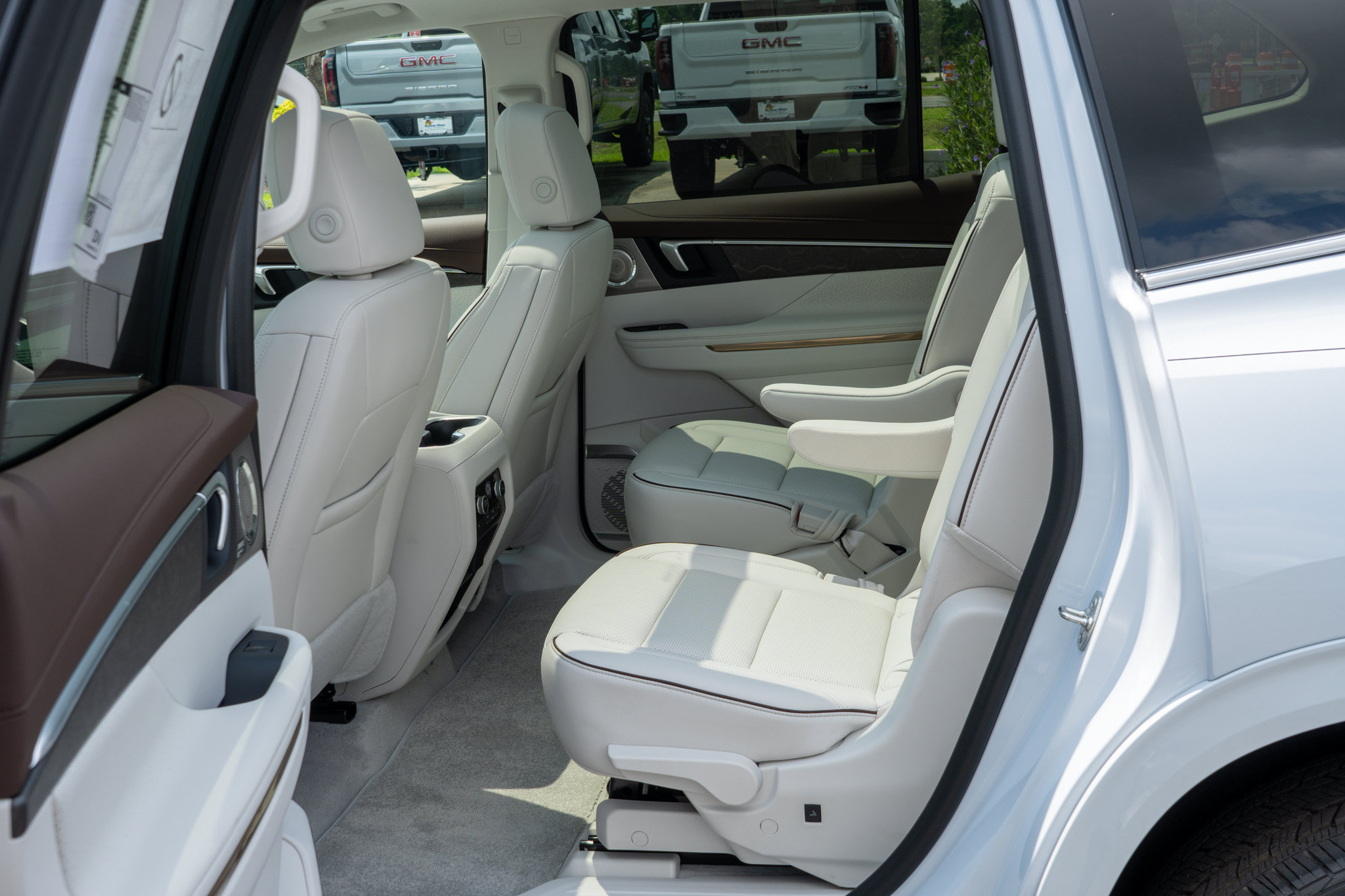 New 2026 Buick Enclave Avenir w/ Super Cruise Package FWD image 31