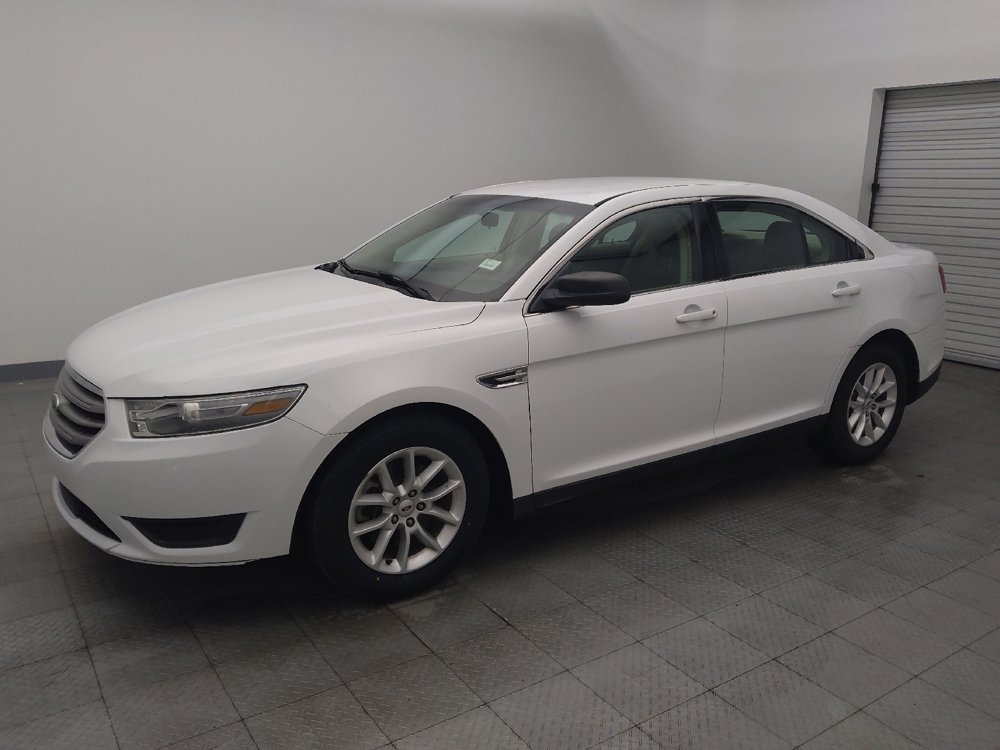 Used 2014 Ford Taurus SE image 2