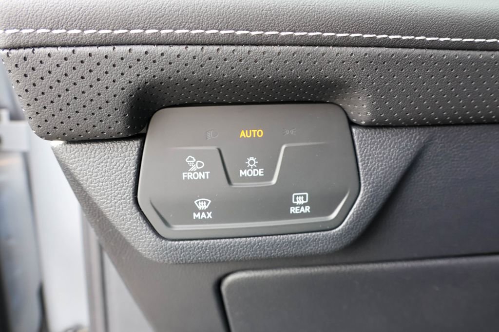 New 2025 Volkswagen Atlas SE image 21