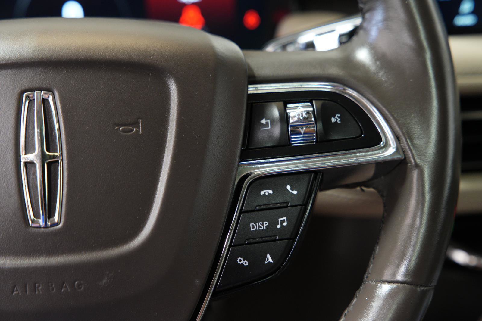 Used 2022 Lincoln Nautilus Reserve image 36