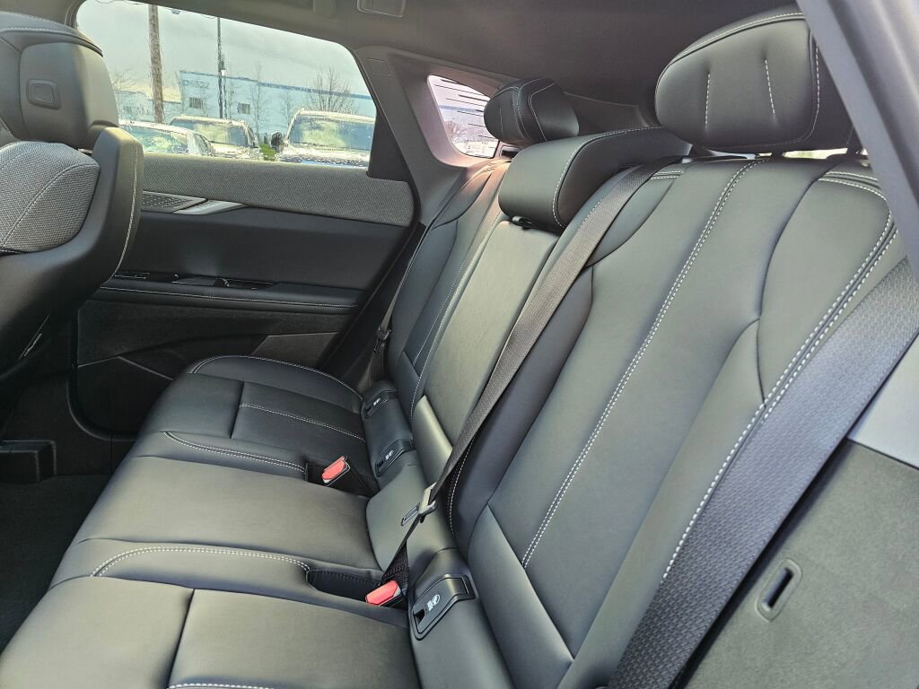 New 2026 Cadillac Optiq Luxury 1 image 21