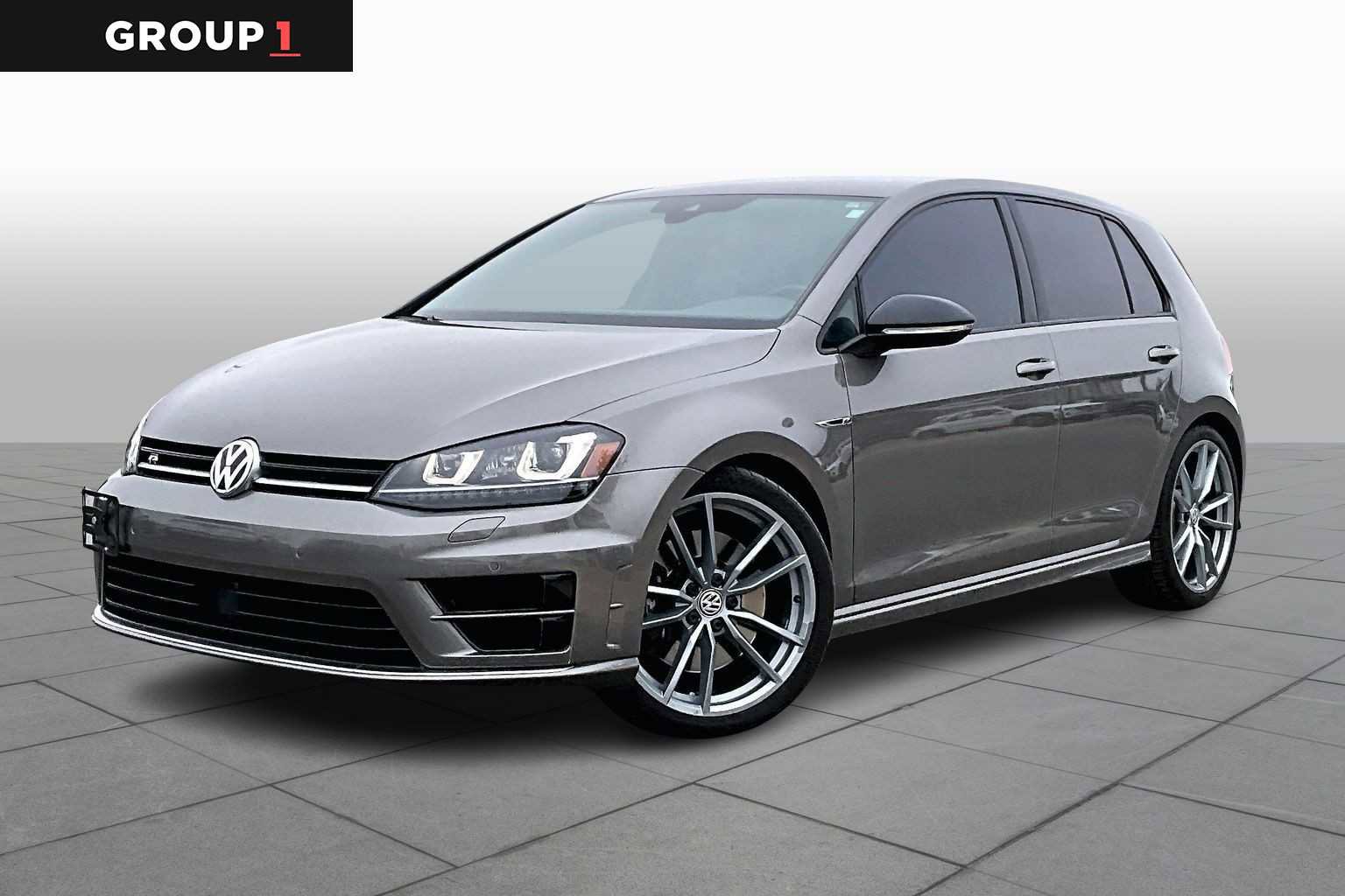 Used 2017 Volkswagen Golf R 4-Door image 1