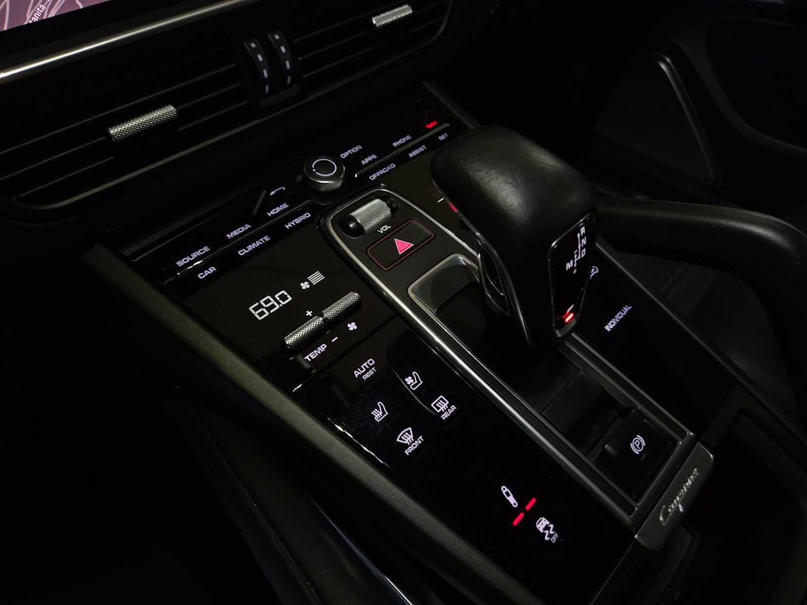 Used 2021 Porsche Cayenne Turbo S AWD/4WD image 30