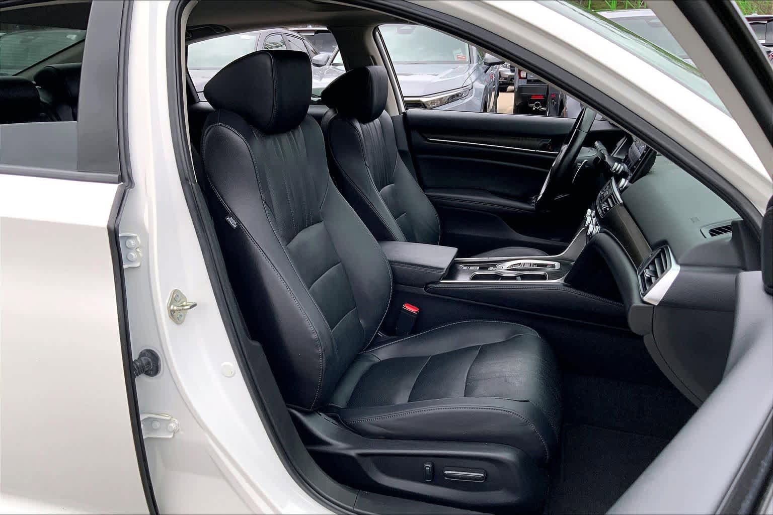 Used 2021 Honda Accord Touring image 8