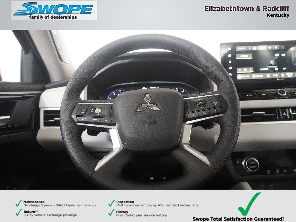 New 2025 Mitsubishi Outlander SE image 16