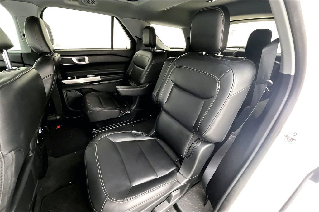 Used 2022 Ford Explorer XLT w/ Equipment Group 202A image 32