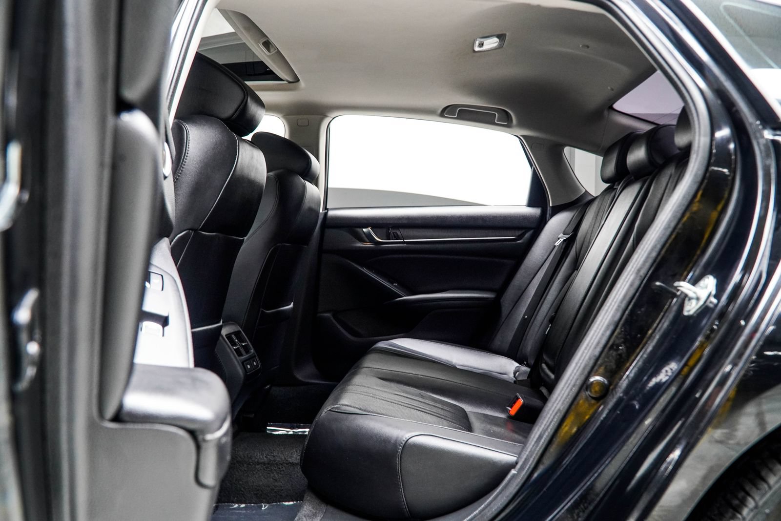 Used 2021 Honda Accord Touring image 38