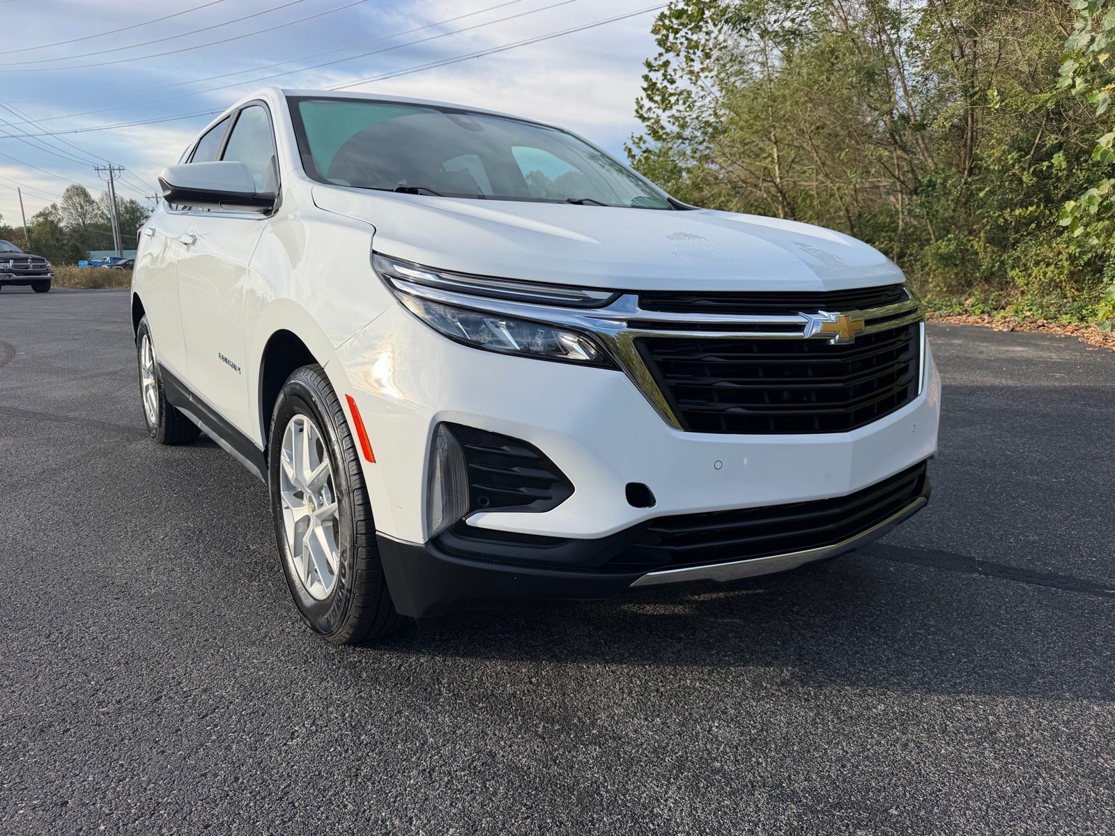 Used 2024 Chevrolet Equinox LT AWD/4WD image 2