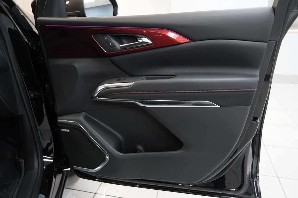 New 2026 Chevrolet Traverse RS w/ LPO, Floor Liner Package AWD/4WD image 37