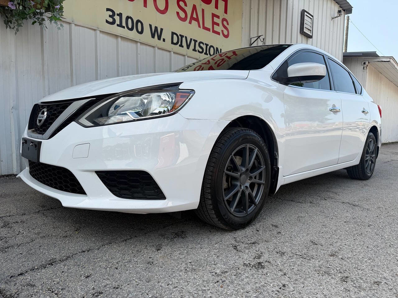 Used 2017 Nissan Sentra SV FWD image 3