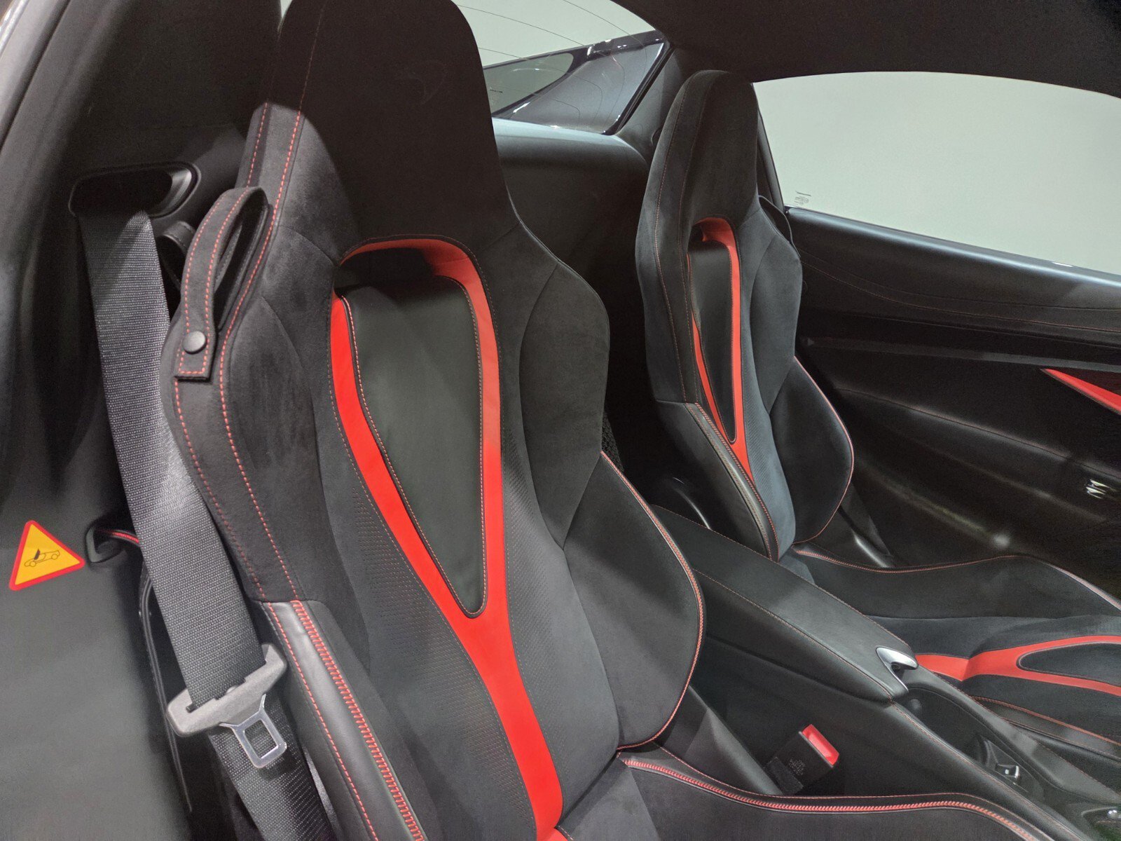 Used 2020 McLaren 720S Performance RWD image 8