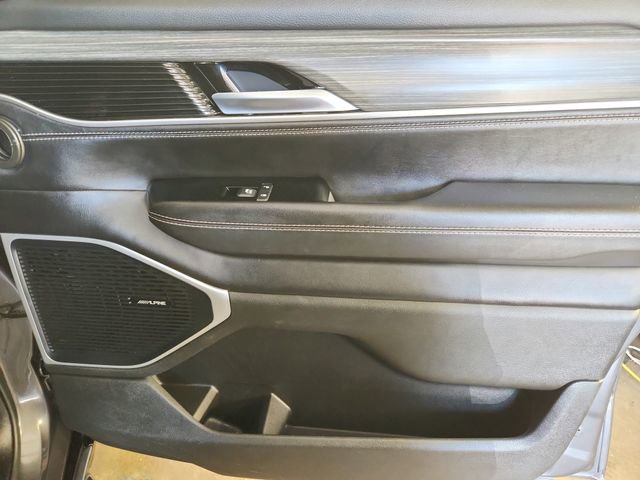Used 2024 Jeep Wagoneer Series II AWD/4WD image 39