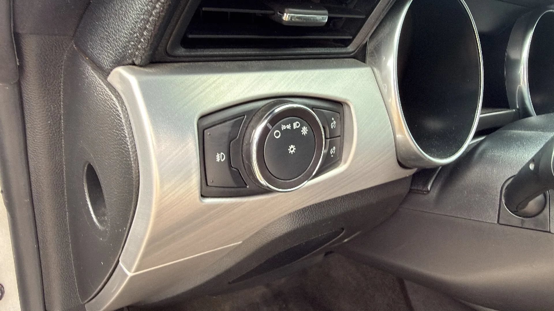Used 2018 Ford Mustang Premium RWD image 21