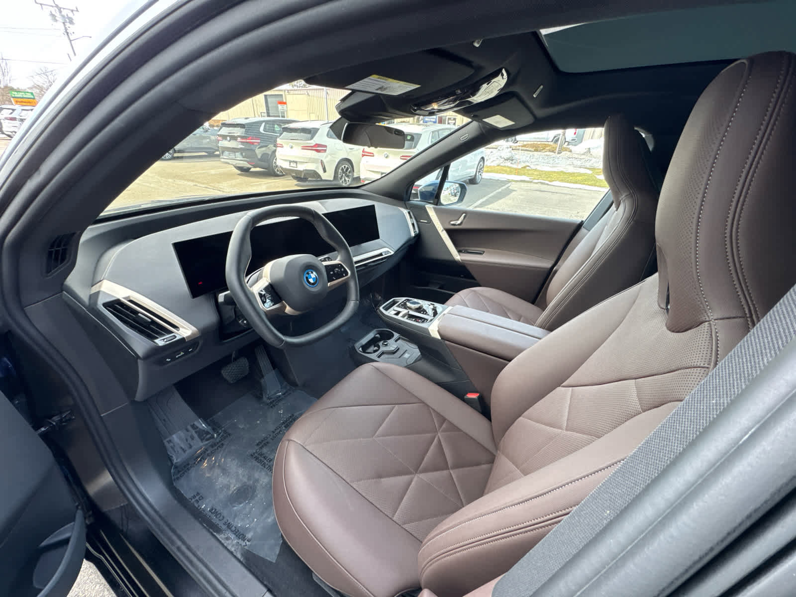 Certified 2025 BMW iX xDrive50 image 10