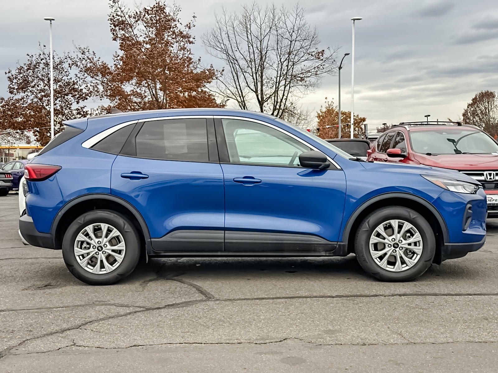 Used 2023 Ford Escape Active image 3