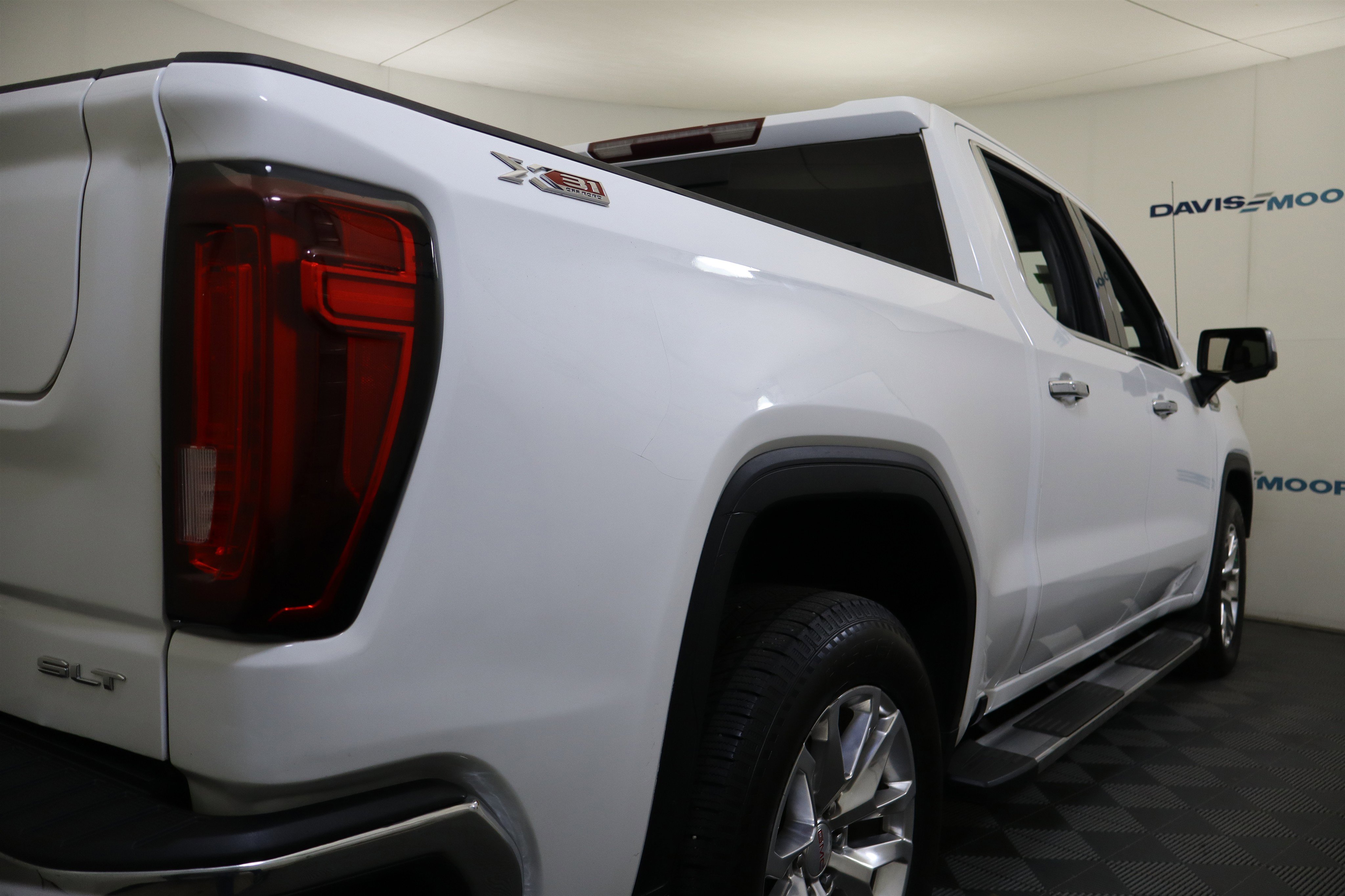 Used 2021 GMC Sierra 1500 SLT image 40