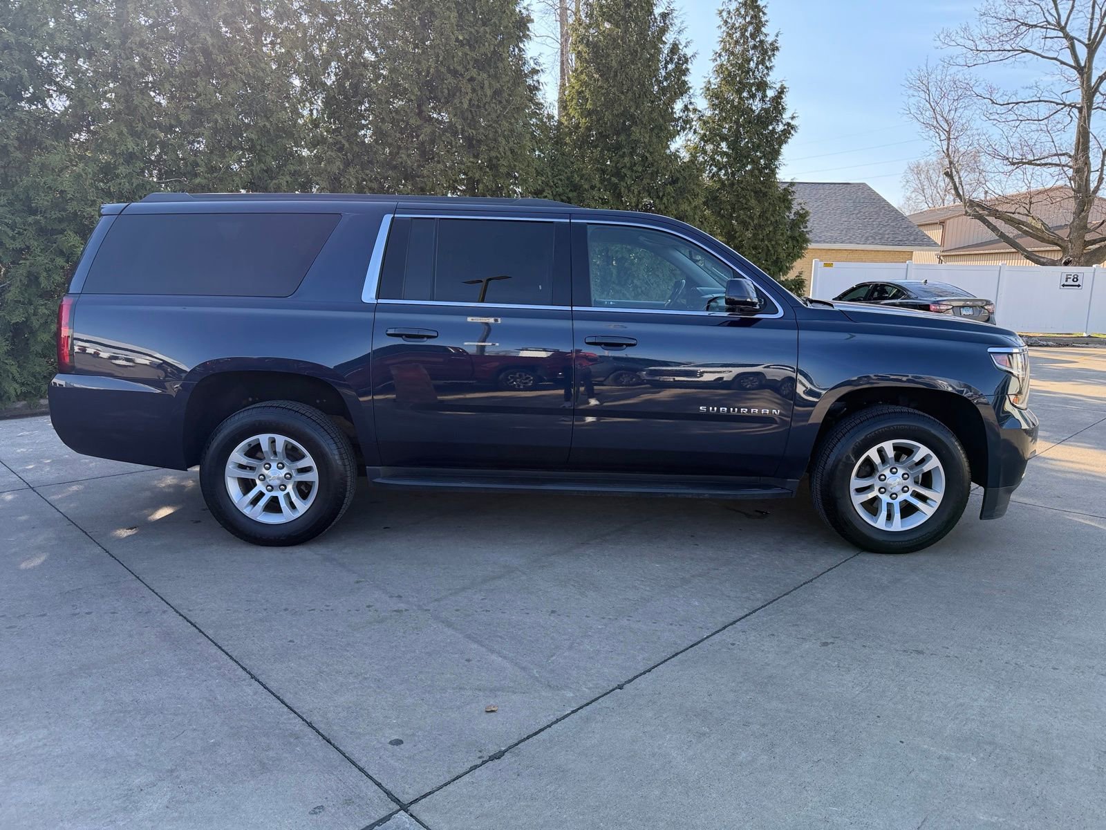 Used 2019 Chevrolet Suburban LS image 32