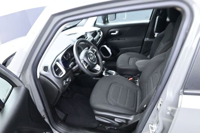 Used 2019 Jeep Renegade Latitude FWD image 10