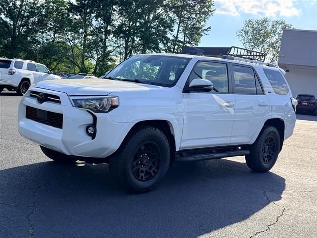 Used 2023 Toyota 4Runner SR5 Premium w/ Moonroof Package AWD/4WD image 8