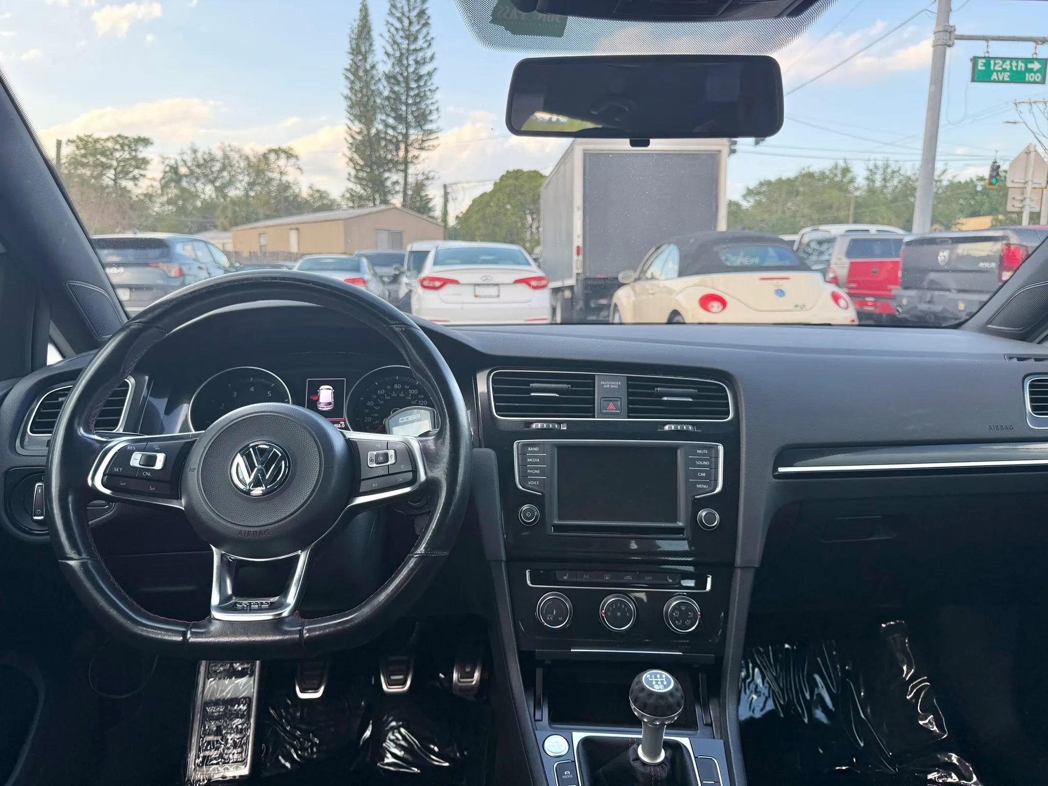 Used 2017 Volkswagen GTI S FWD image 19