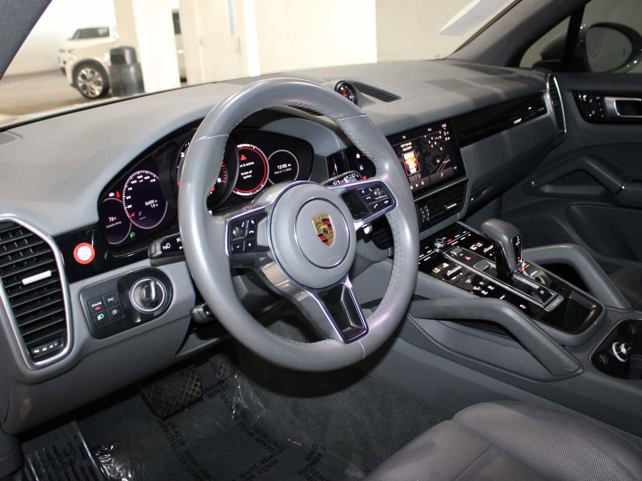 Used 2022 Porsche Cayenne image 11